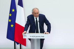 Le premier ministre, François Bayrou, a annoncé mardi 15 avril avoir lancé une concertation sur les finances publiques afin de trouver 40 milliards d’euros d’économies pour la préparation du budget 2026.