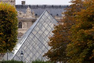 Le préjudice du spectaculaire vol de bijoux au Louvre dimanche a été évalué par la conservatrice du musée à 88 millions d’euros, a indiqué la procureure de Paris, Laure Beccuau, mardi 21 octobre 2025.