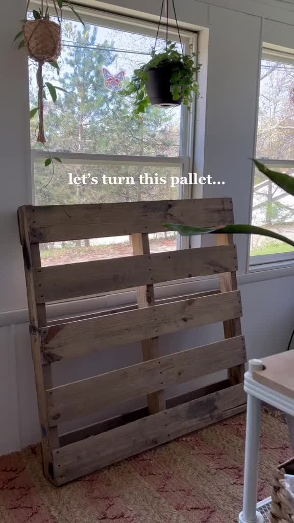 This vertical flower garden looks like a fun DIY project! Credit to (@goldenhourabode) on TikTok