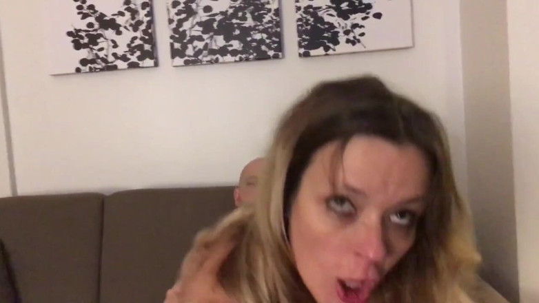 AlleyKatt: 陌生人第一次干我的老婆被大鸡巴操
