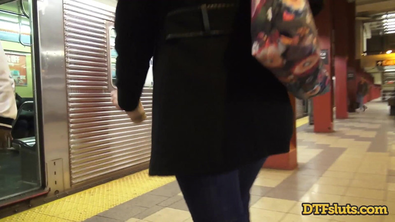 DTFSluts: Troia bionda con grandi tette da nyc