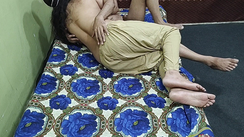 Gullnazkhan: Mama vitregă indiană desi