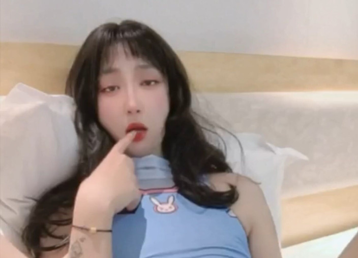 CD_XiXiouo: 그녀의 자지를 자위하는 오버워치 D.va, 중국 레이디보이 코스프레