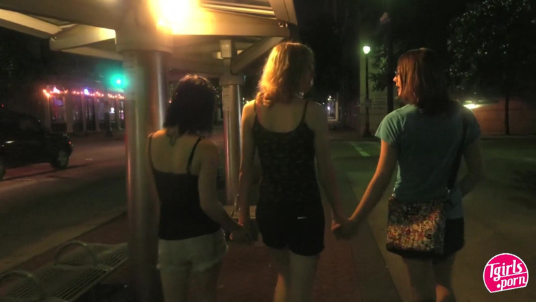 Tgirls Porn: Drie tiener-tgirls!