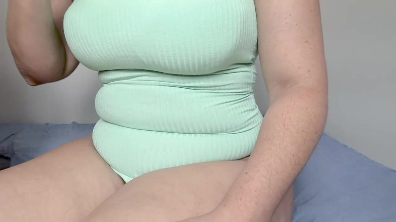 Minhaesposaparaoutro: 夫は私のお尻の穴の匂いを嗅ぐのが大好きで、男性はバーチャル3Pで見ています