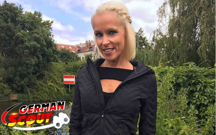 German Scout: Pramuka Jerman - sophie logan si wanita berumur asal jerman diajak...