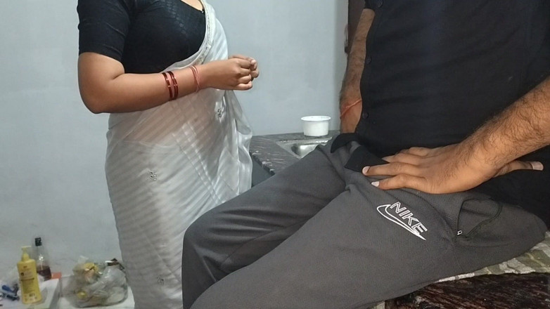 Hotty_ragini: Lorsque la femme de ménage a demandé une augmentation de...