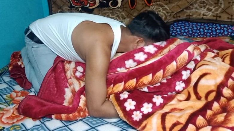 Rucku: Bhabhi Ke Sath Masti Karte Hue Banaya Wideo.