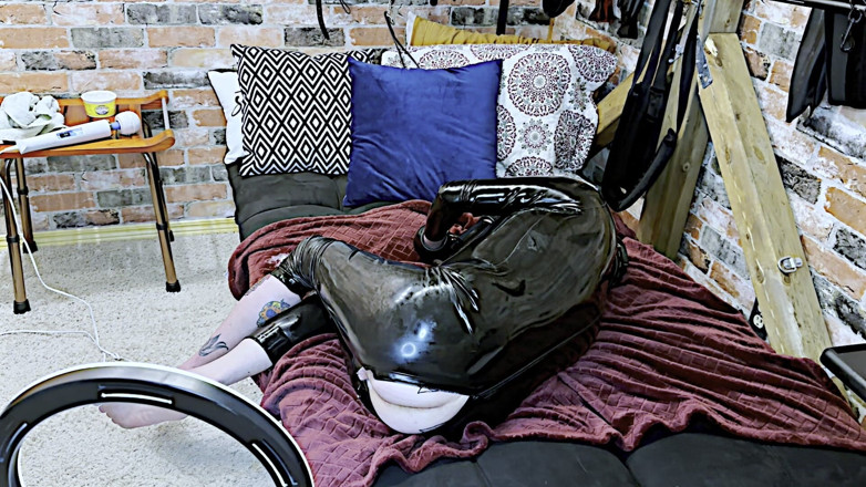 Slave Gigi: Premiata con la sborra del Maestro