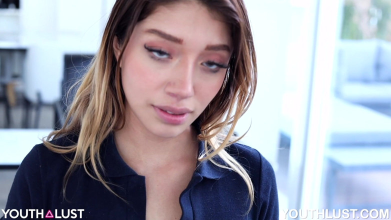Youth Lust: Pepek Kelly Sweet