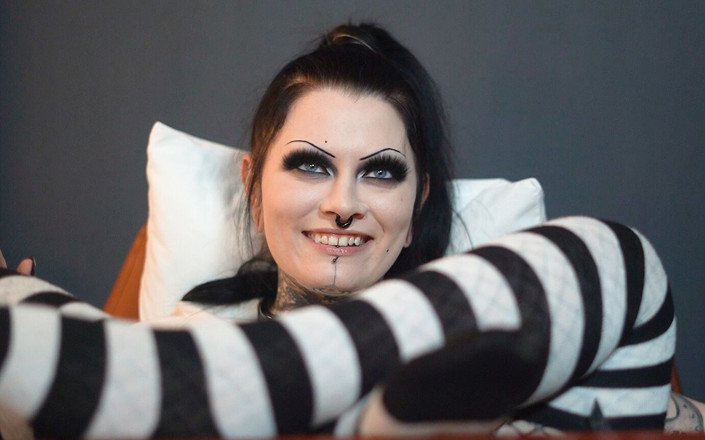 XxxWords: Kat Black - Croxxxwords - deel 1