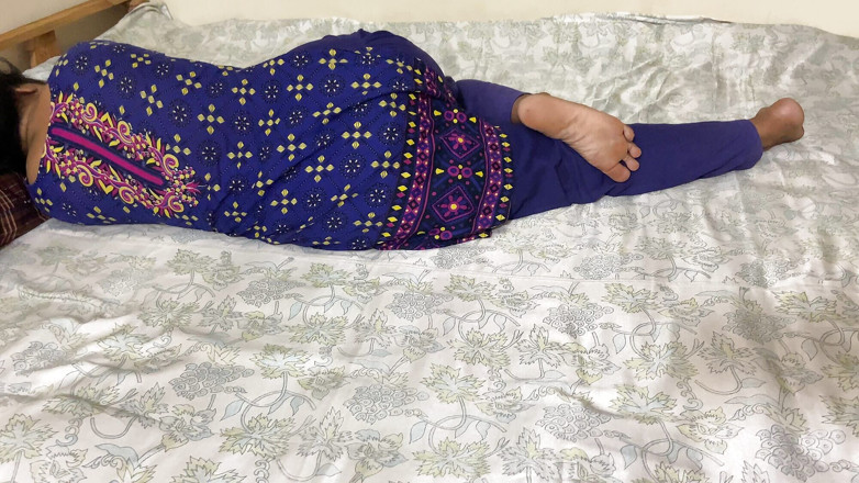 SAFI TV: Desi bhabhi làm tình thực sự với dever trong phòng