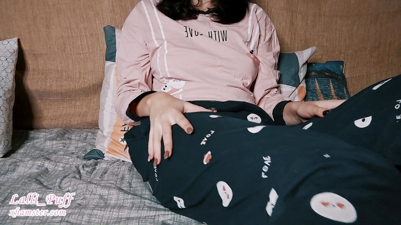 Lalli_Puff: 바이브레이터로 오르가즘을 느끼는 홈메이드 클로즈업 자위