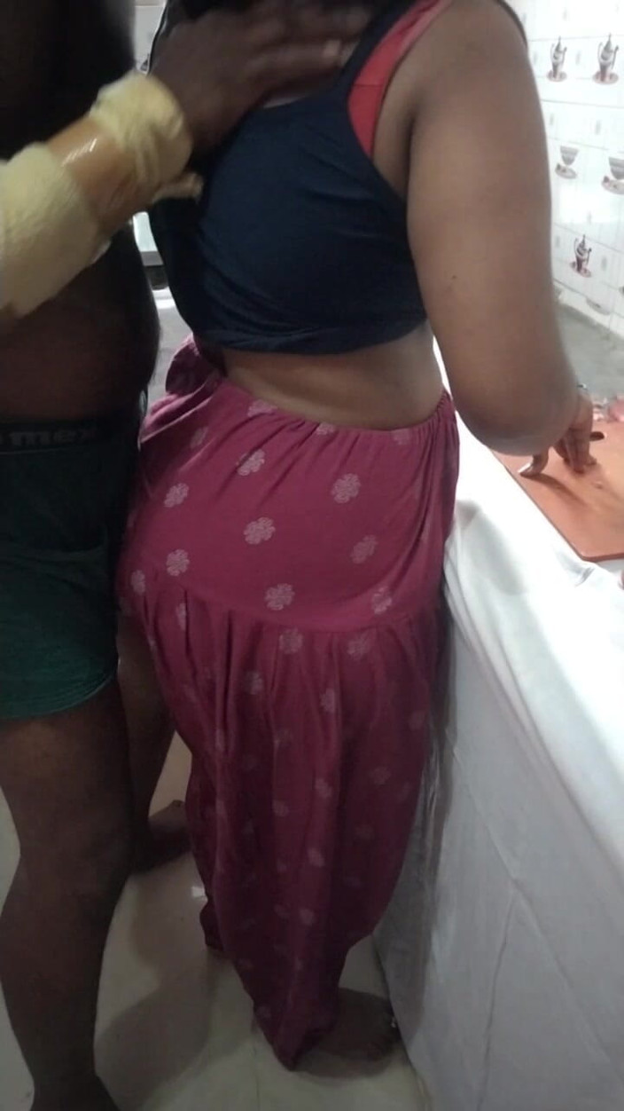 Tamil lesbian: 부엌 핫한 섹스