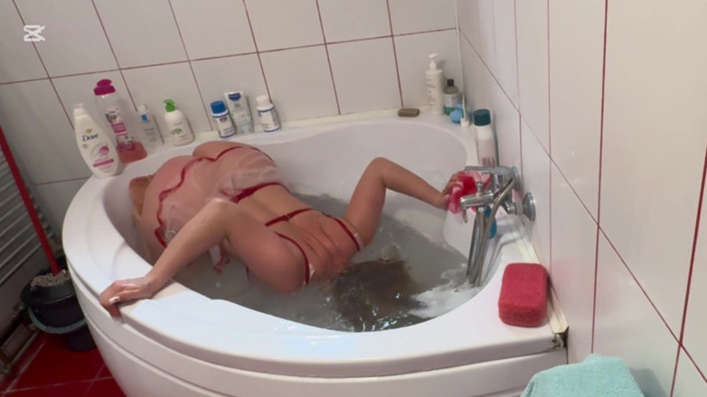 Emeli: Atem hält unter wasser, während ich mich zum kommen bringe