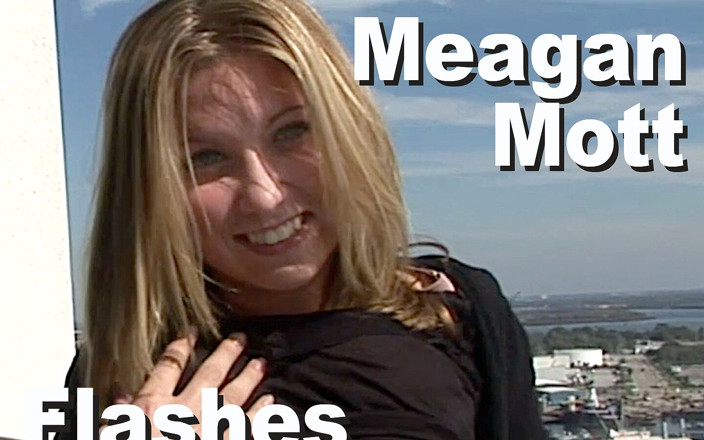 Edge Interactive Publishing: Meagan Mott toont tieten en string