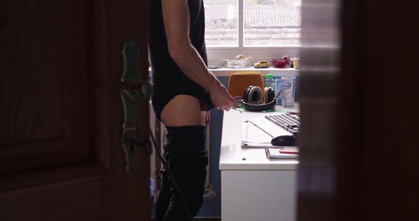 Jerking studs: ルームメイトを撮影した