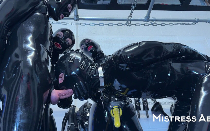 MistressAe: Mistressae 그리고 Miss Lilly: Latex에서 양성 훈련