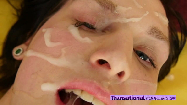 Transational Fantasies: Transsexuali dominatoare și futai în cur destul de pervers