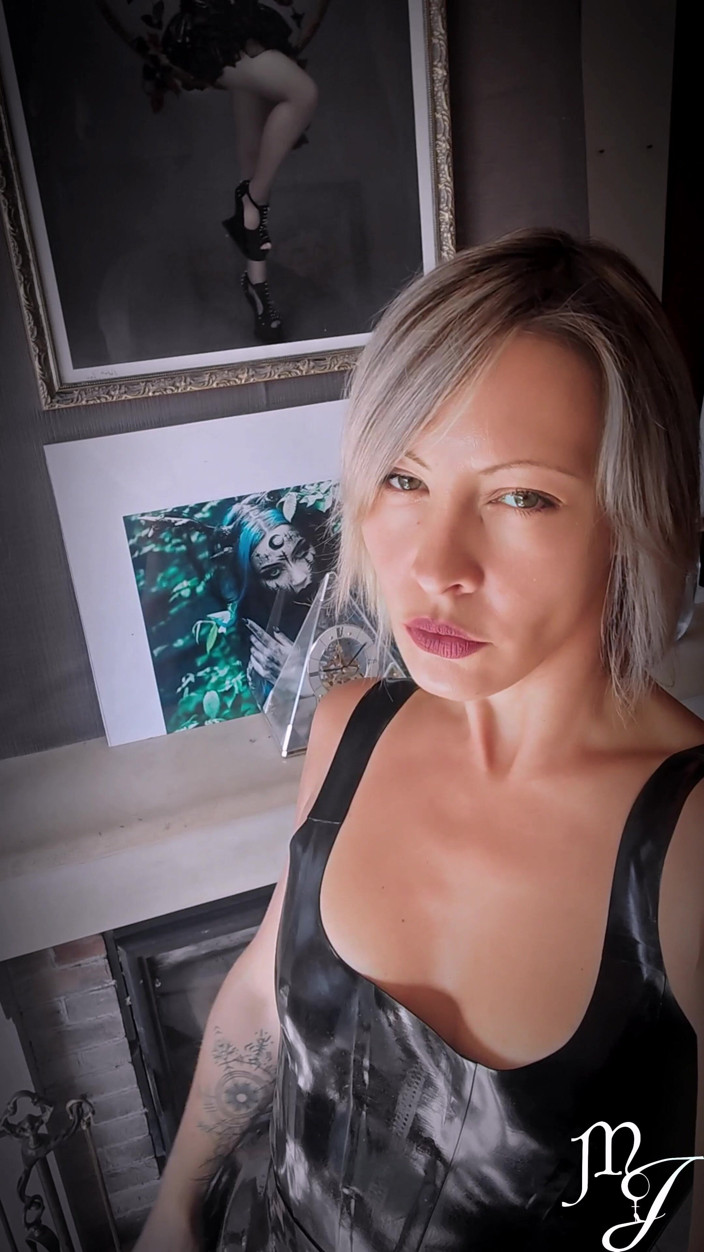 DeesseJulia: 나, Latex 복장, 태양 - 여주인 Julia