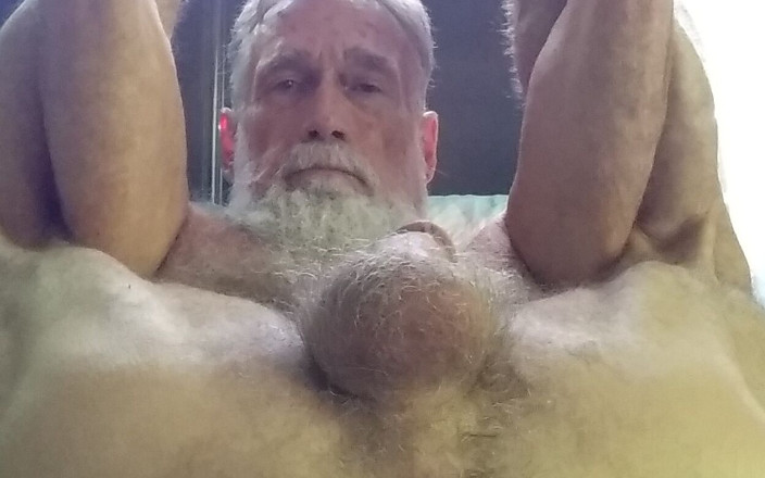 Mr hairy gardener: 以孔为中心的编辑