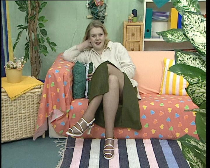 YOUR FIRST PORN: Mollige Julia Wichst Sich Zweimal Gluecklich - 胖乎乎的julia快乐地撸管两次