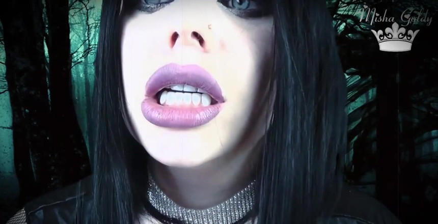 Goddess Misha Goldy: !闇のプリンセスはあなたをパーツごとに消費します!