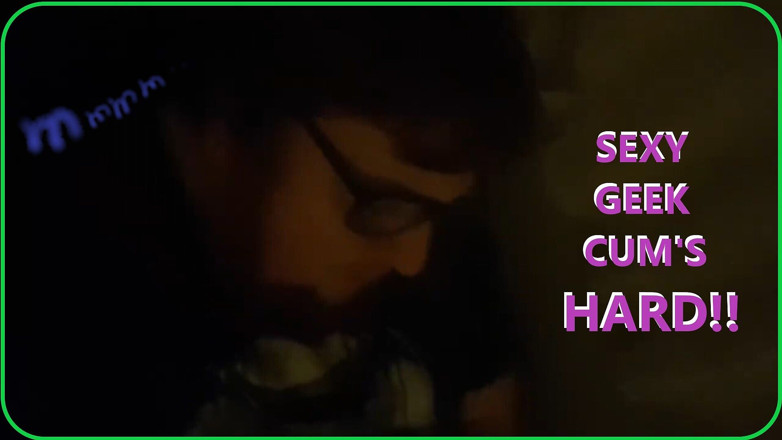 Jax harvey: 眼鏡をかけ、ゆっくりと私のスイートスポットをこすっている私のセクシーなオタクの側面を見てください