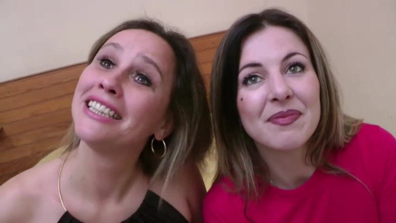 Paris Jango: Dua gadis nakal lagi siap-siap untuk dientot!