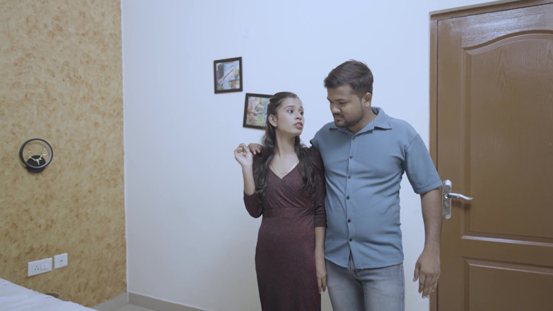 Next short: La ragazza porta la fidanzata del vicino a casa sua...