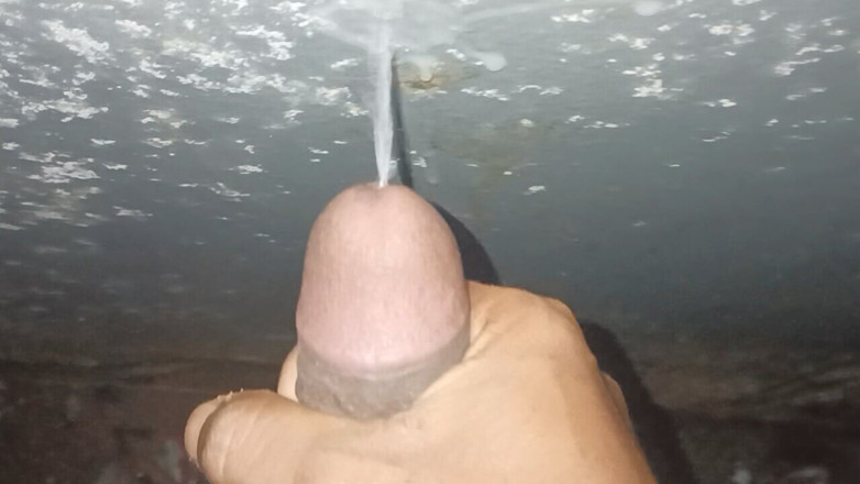 Uttaman: Masturbace desi kluka v koupelně
