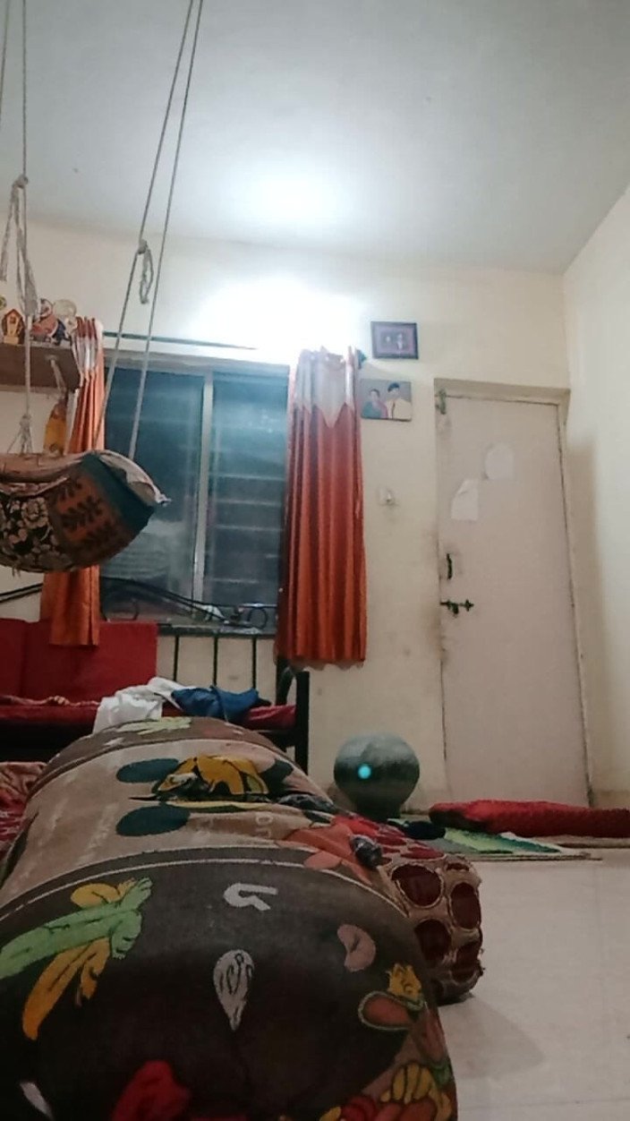 Pama: Pamus Dick mostra quando está em casa sozinha