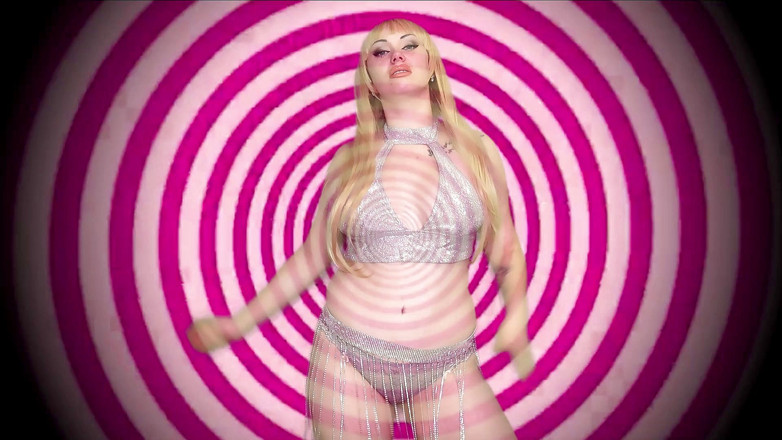 Goddess Misha Goldy: Transformare în mica curvă efeminată care suge pula!