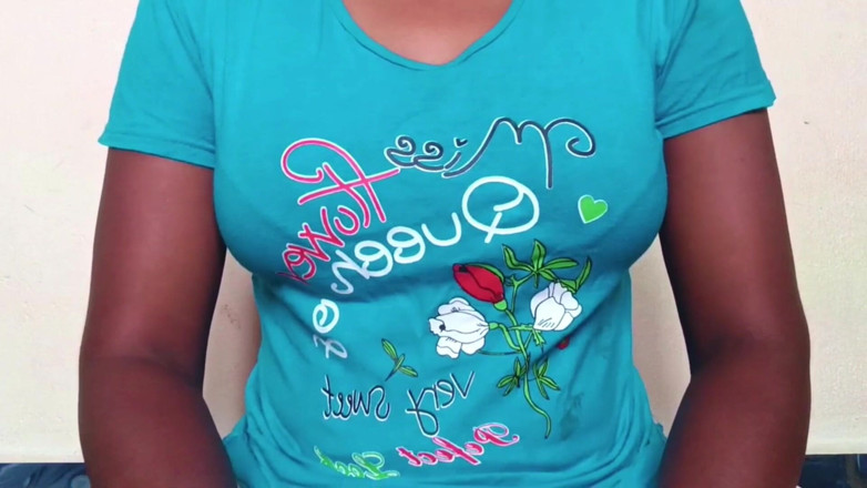 Ammukutty88: Ammu Ukazuje prsa s olejovou masáží