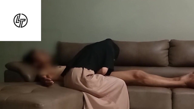 Famly sex: 아무도 없을 때 집에 들르는 소다라 히잡