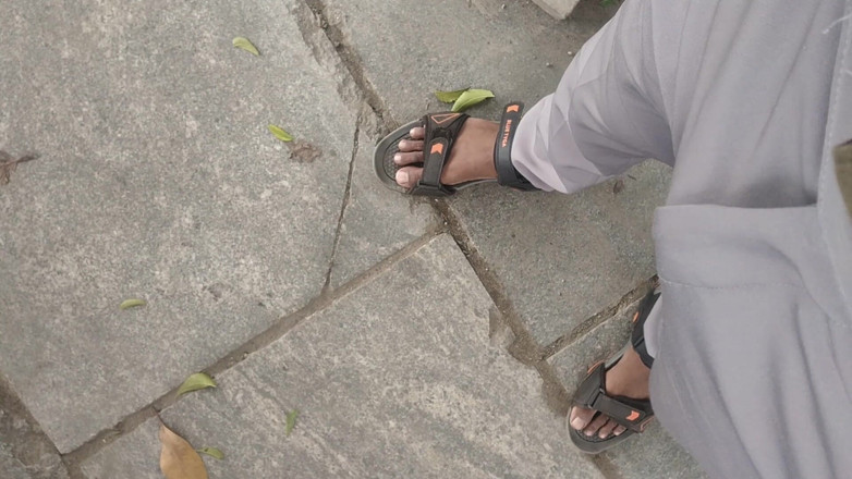 Tamil 10 inches BBC: Buổi biểu diễn BBC Tamilteninches trên khán đài xe buýt