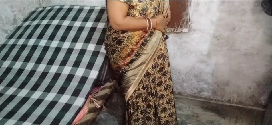 Yourgeeta8899: La hermosa cuñada del pueblo fue follada por su cuñado...