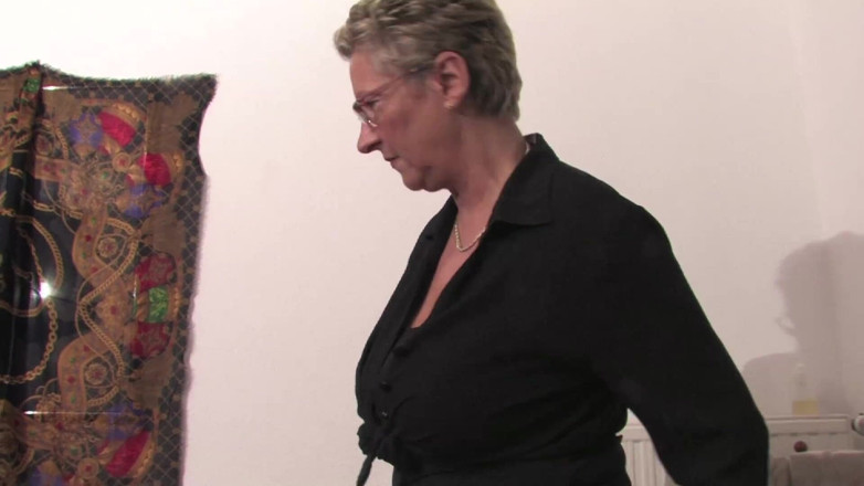 Mature Climax - 100% Mature Videos: Prsatá zralá děvka jezdí na chlapově péru