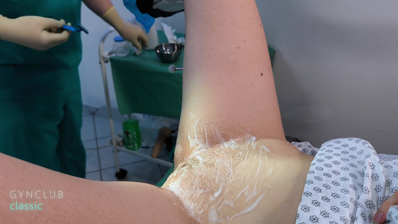 Medical fetish studio gynclub: Holení na gyno tabulce