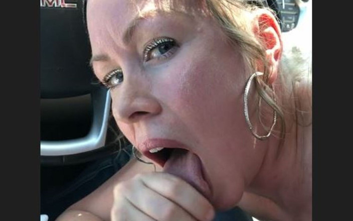 Dirtybitch4Cum: Kouření velkého ptáka ve válícím se autě