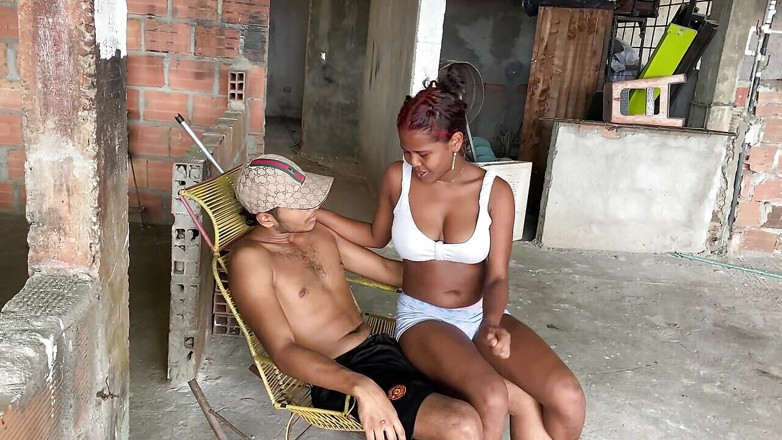 Mariaa: Follo con mi novia escondida en La Sotea.