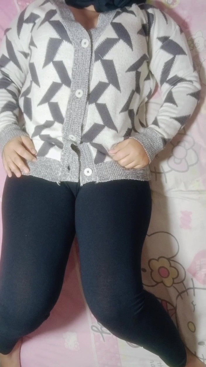 Asian girl videos: 퇴근하고 집에 오자마자 가장 친한 친구의 하숙집에 들렀다