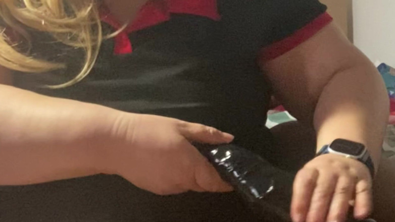 Daddykane: MILF blonde British menjadi liar dengan kote hitam besar. Naughty...