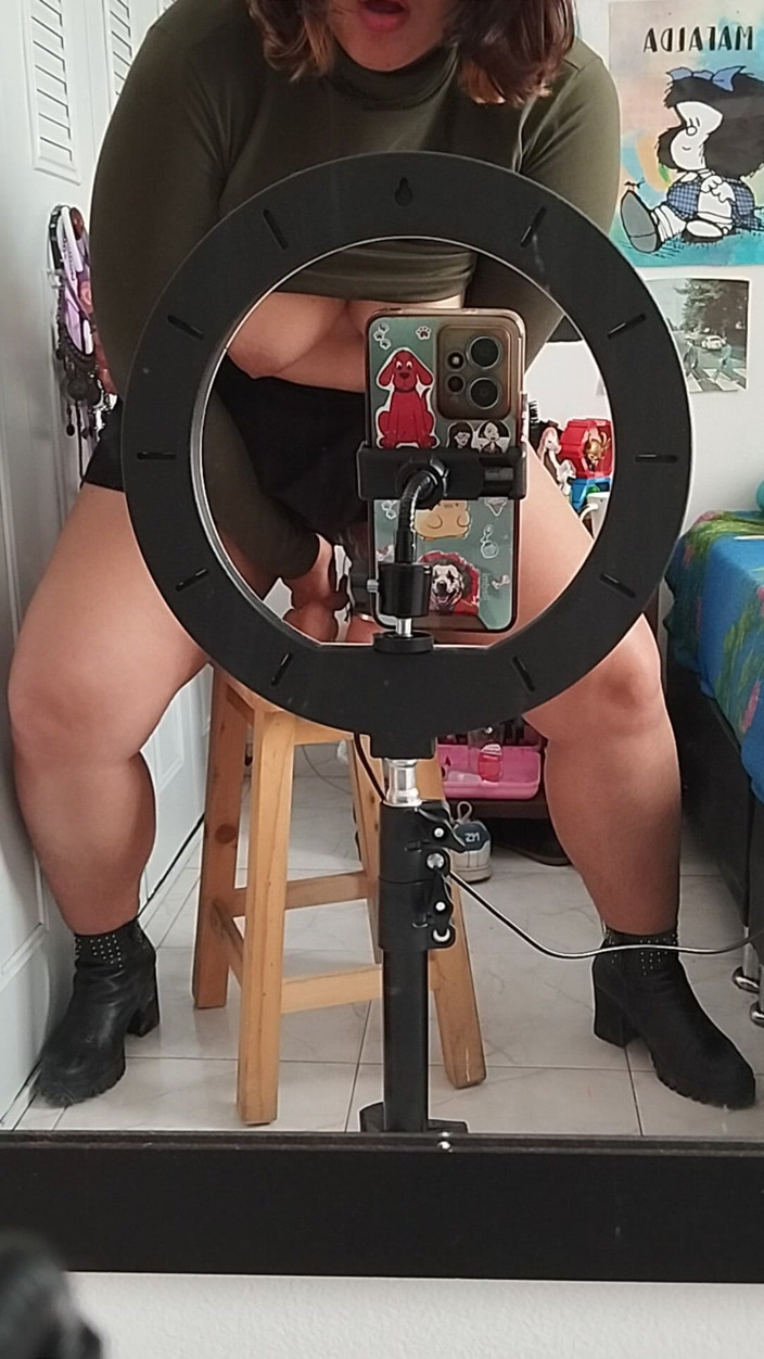 Nana Bela: Sexy před zrcadlem