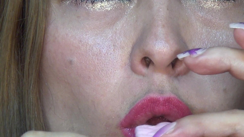 Angel eyes studio: COMENDO GOMAS COR-DE-ROSA ENORMES!
