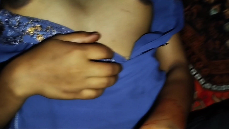 Deshi women: インドのセクシーな村の女の子は、彼氏とセックスすることで満足感を得る