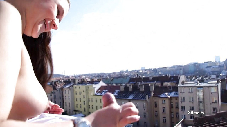 Andrea Dipre Channel: Andrea Dipre ao ar livre boquete no telhado em Praga