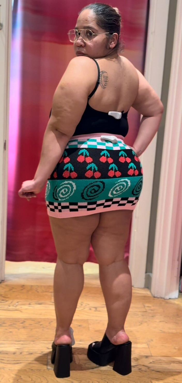 PutiLing: Boricua mami - pantat bahenol alami banget - kaki - jalan kaki