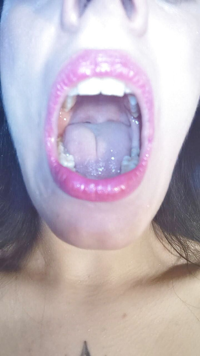 Beth Kinky: Ven y folla mi garganta por pls