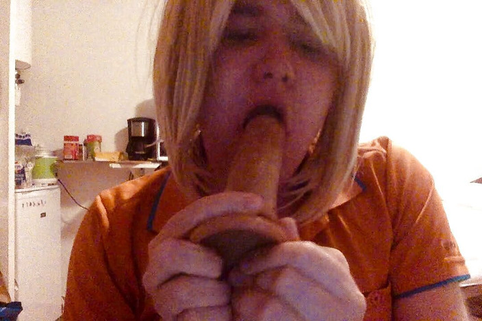 BifloXXX: Bifloxxx cosplay dildo gola profonda
